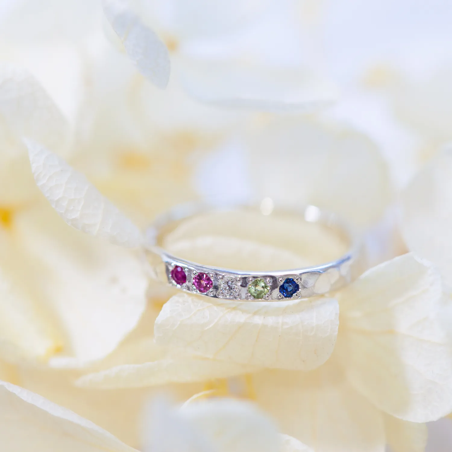 埋め込みタイプのファミリーリング