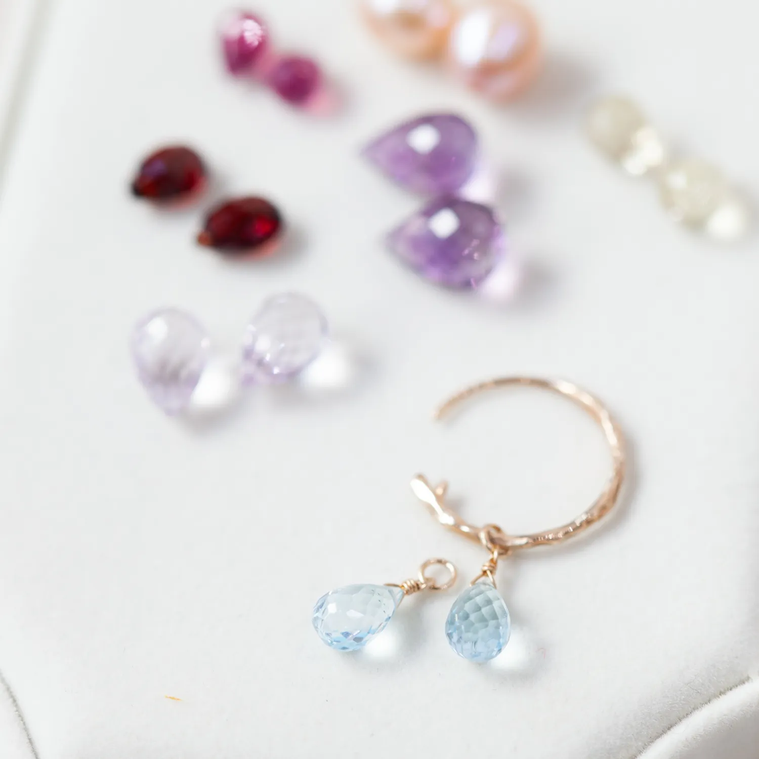 ブルートパーズのピアスチャーム